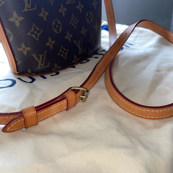 •Pre-owned Authentic Louis Vuitton Drouot Monogram Crossbody• - Picture 5 of 16